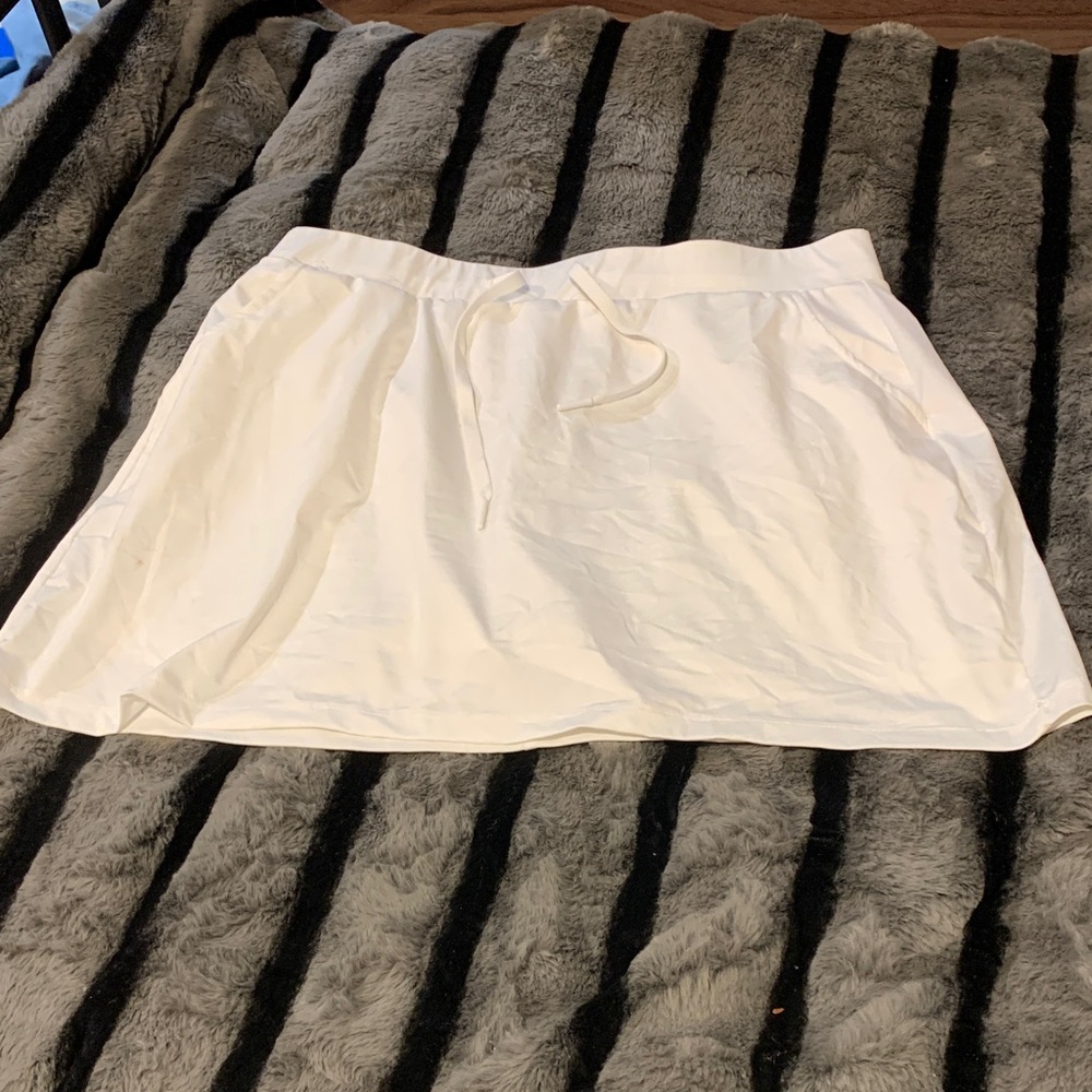 #16 White Drawstring Skirt in good state